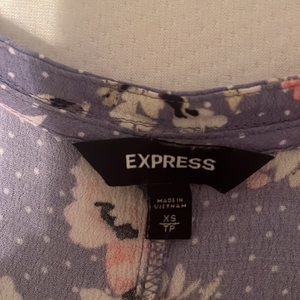 Express Blouse - Picture 2 of 4